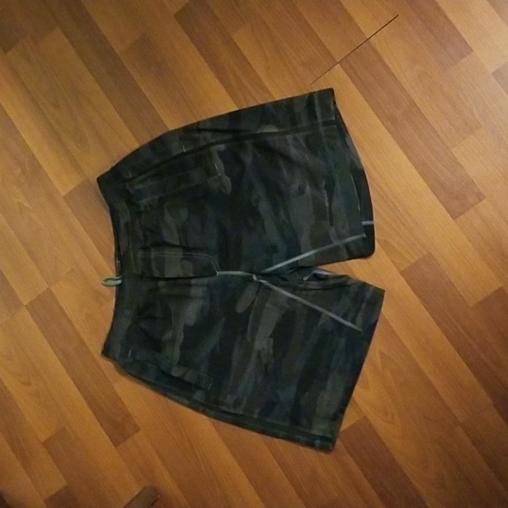 LULULEMON Camo Lined shorts